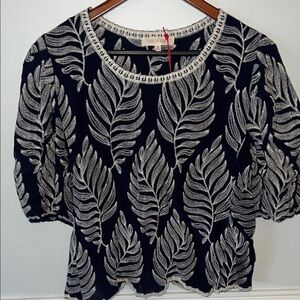 Solitaire navy and cream Leaf Pattern Top